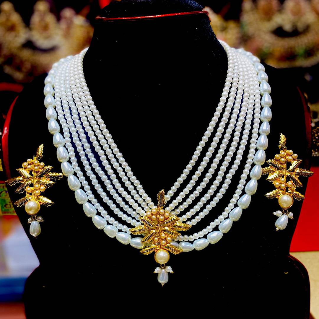 মাল্টি-স্ট্র্যান্ড মুক্তার হার সেট