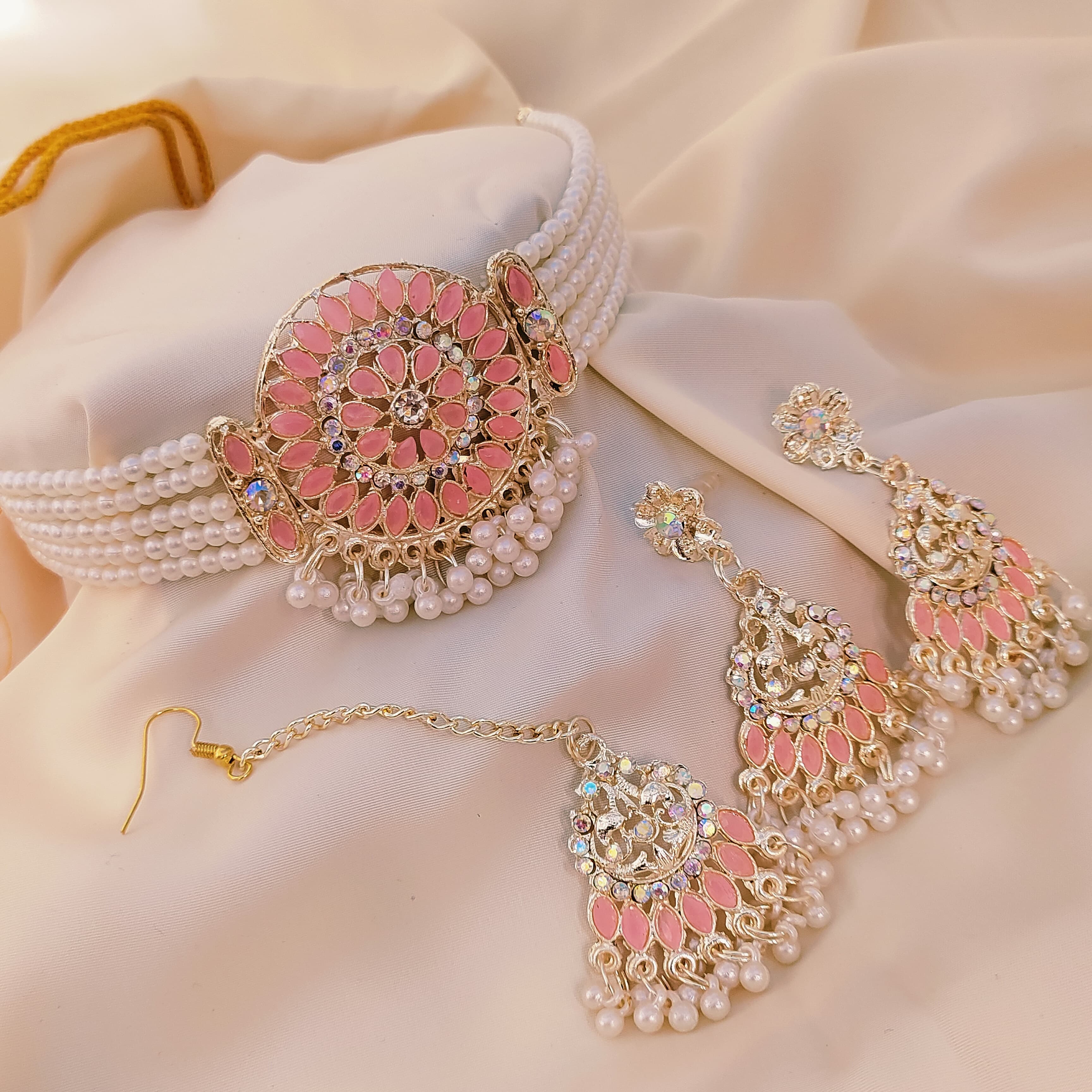 Versatile -Exclusive fashionable choker necklace set